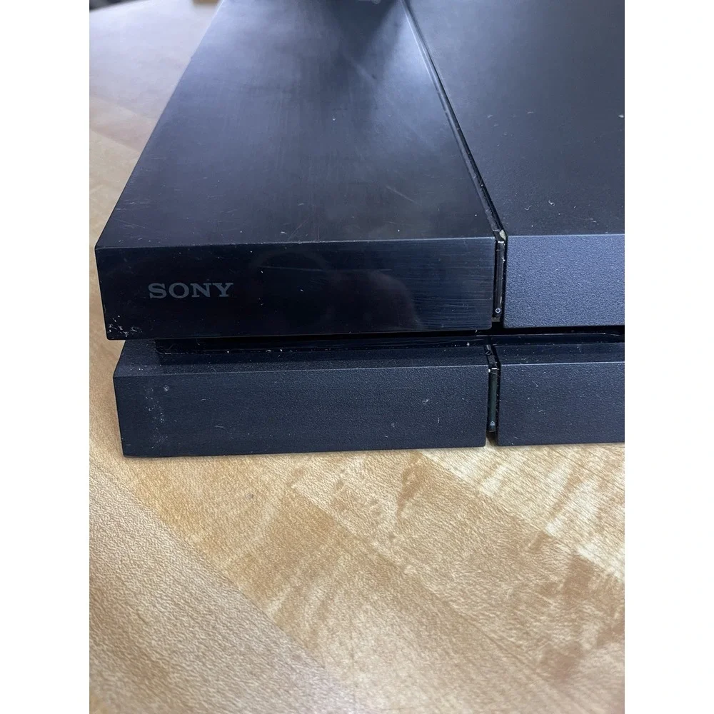 Sony Playstation 4 500GB Console CUH-1001A Does Not Power On